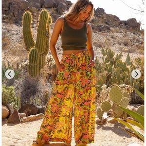 Kulani kinis palazzo pants in runaway baby size XL *SHORTER LENGTH*